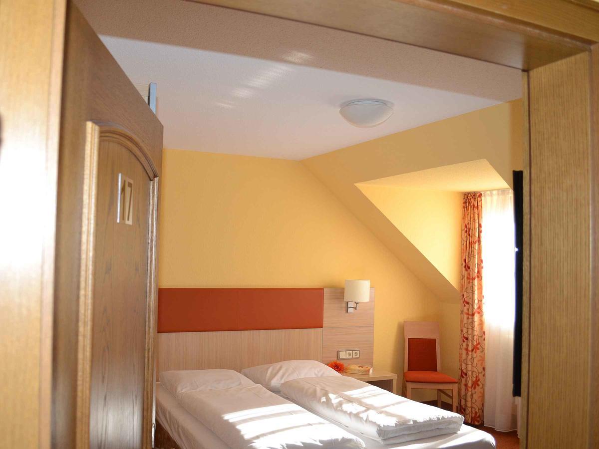 Hotel-Gasthof Rotes Ross Markt Einersheim Exterior photo